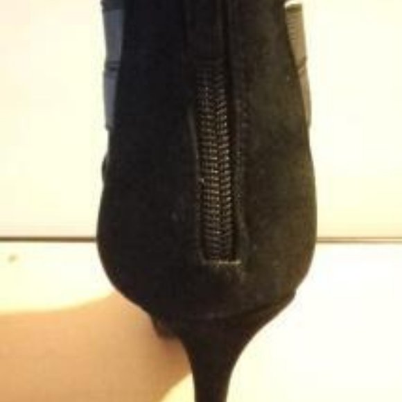 Shoe - Picture 4 of 4